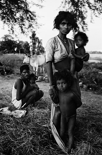 © Don McCullin - Indian Family Bihar, India - 31-Studio Platinum Print